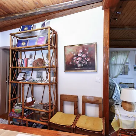 Nadia's Traditional Greek House Ανάβυσσος