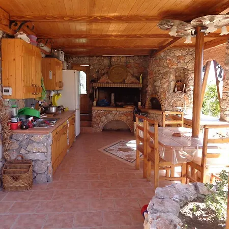 Nadia's Traditional Greek House * Ανάβυσσος